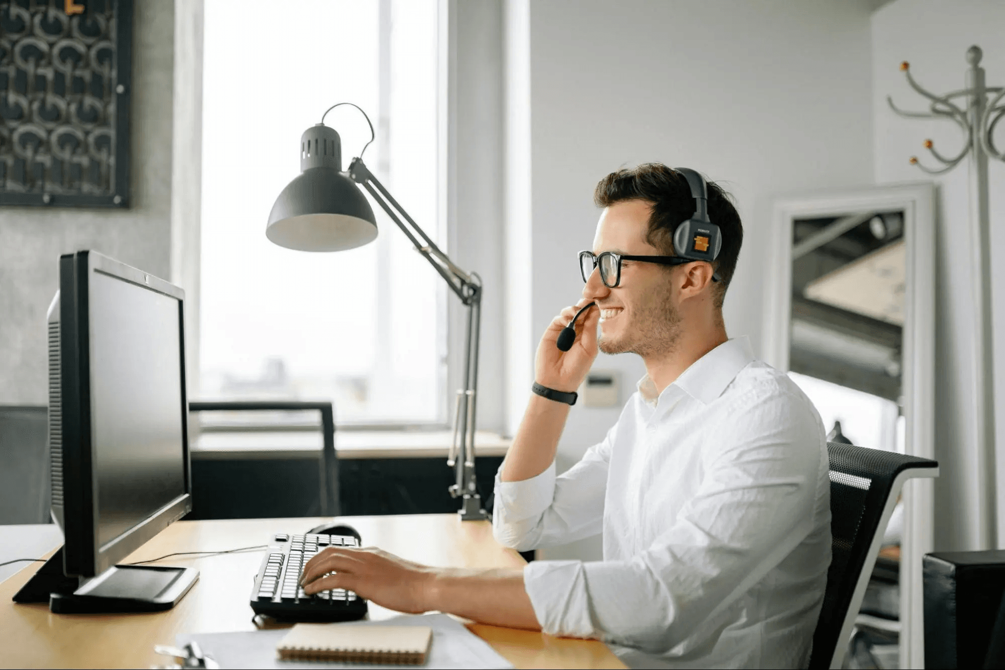Tips for improving customer service response quality with AI automation