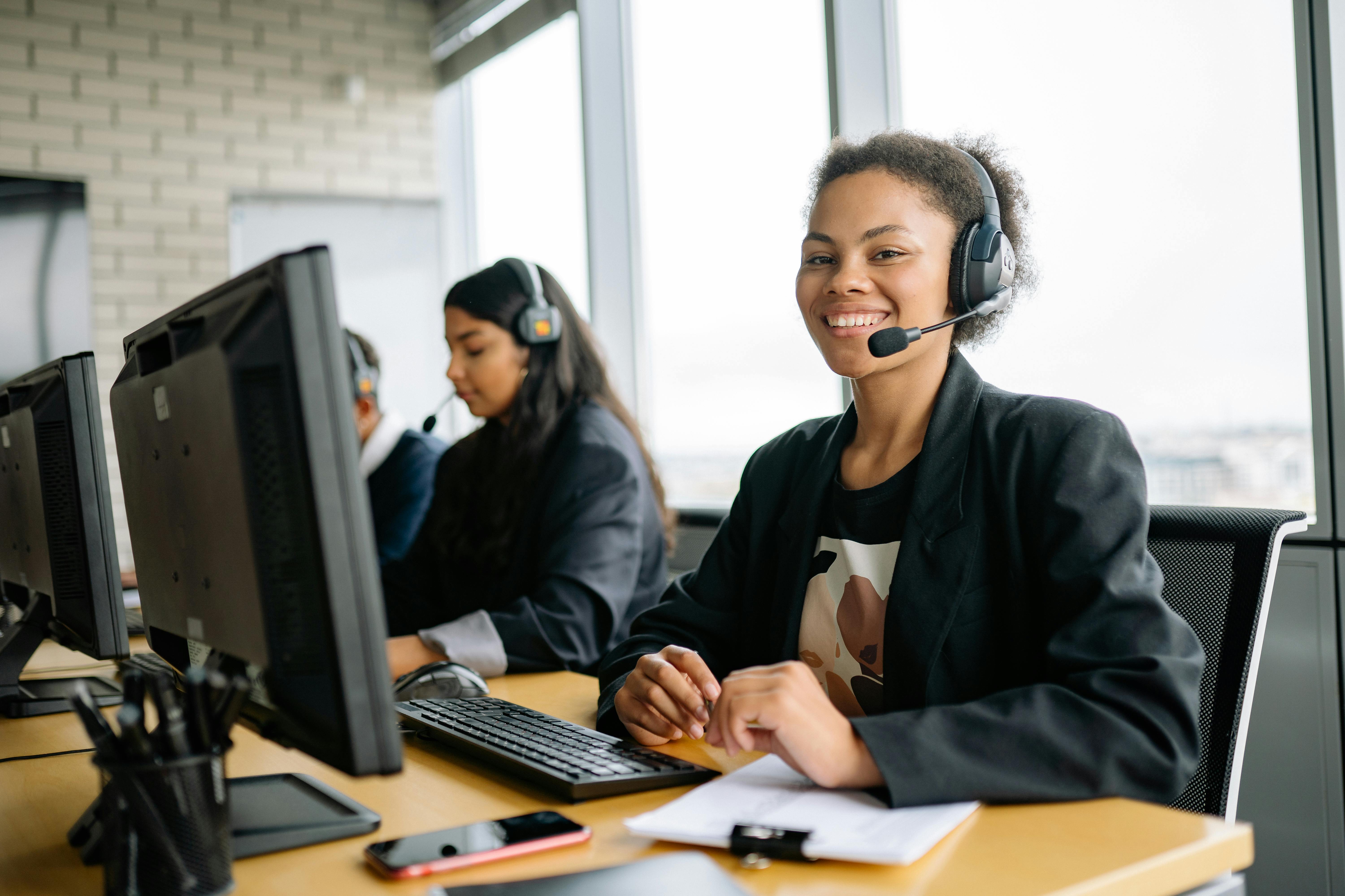 AI customer service agents supporting e-commerce operations