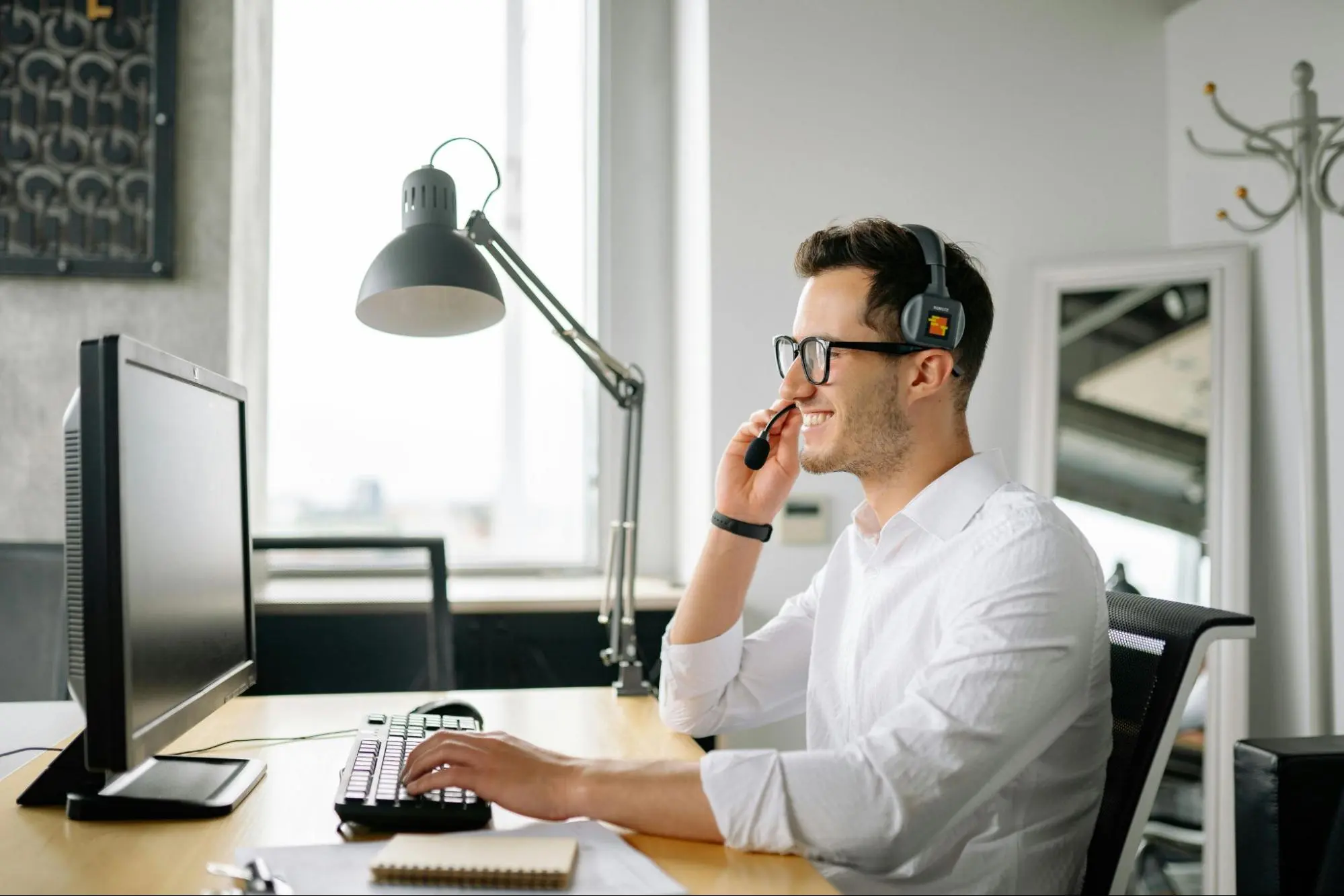 Tips for improving customer service response quality with AI automation