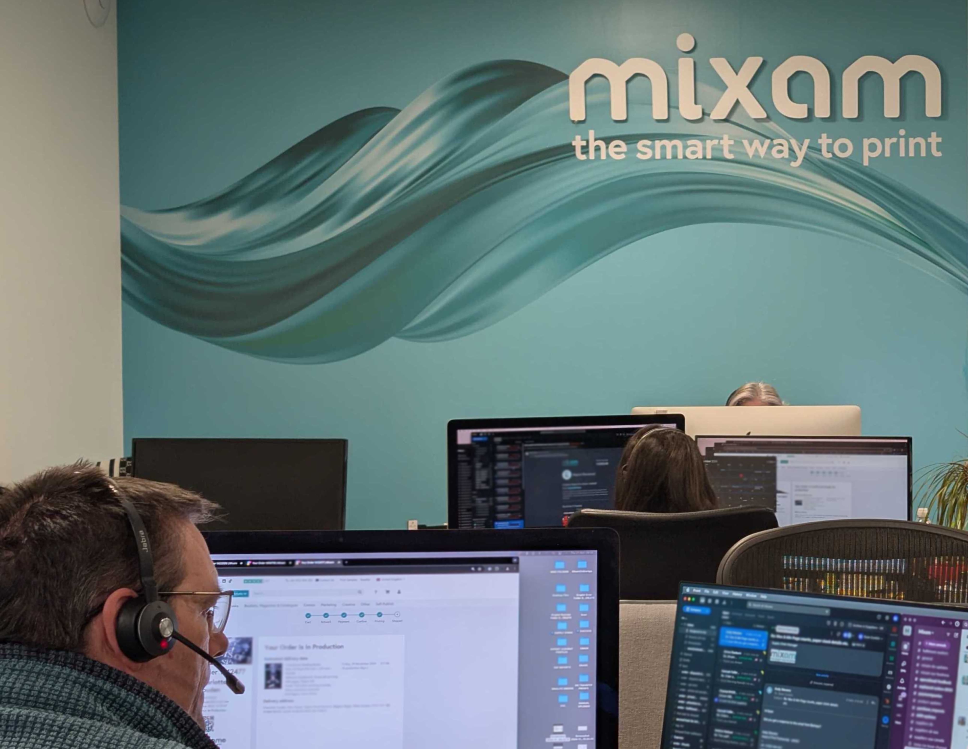 Mixam customer support in action